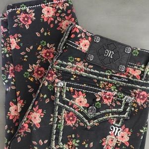 Miss me black floral skinny jeans Sz 27!